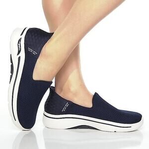 Skechers Mens 9.5WW Navy Go Walk Arch Fit Hands Free Walking Sneaker Active LF10